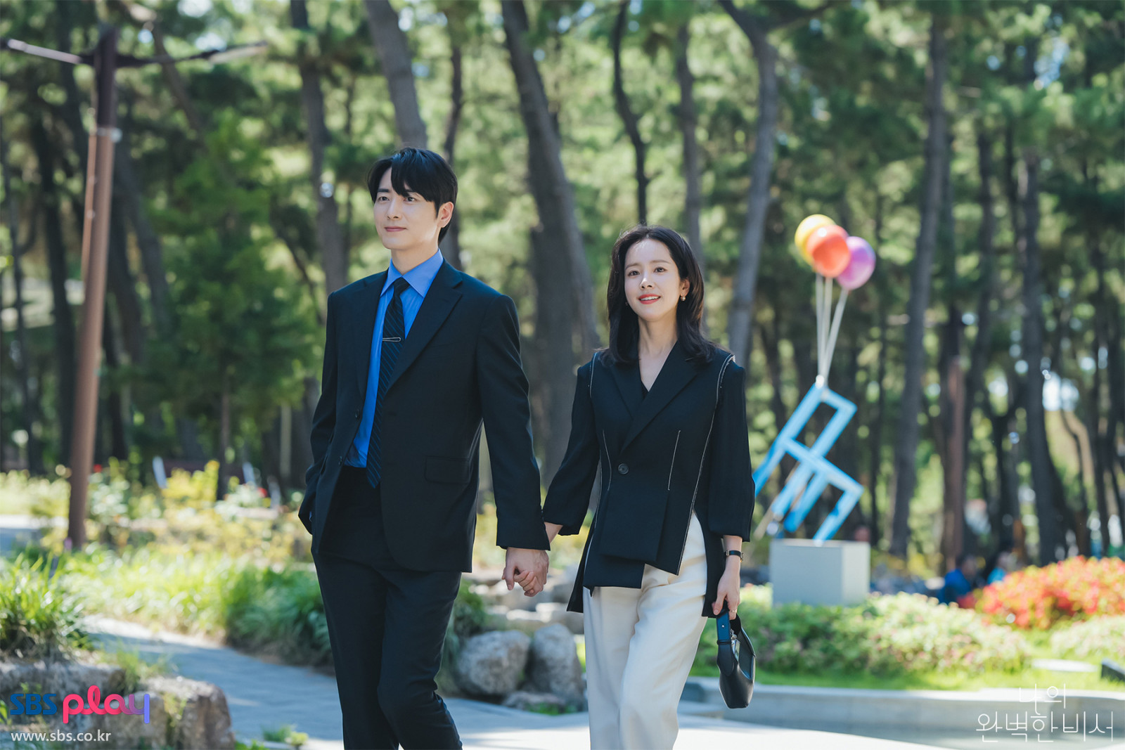 In ‘Love Scout’, Lee Jun-hyeok plays the dream K-drama secretary and perfect boyfriend (Photo: SBS)
