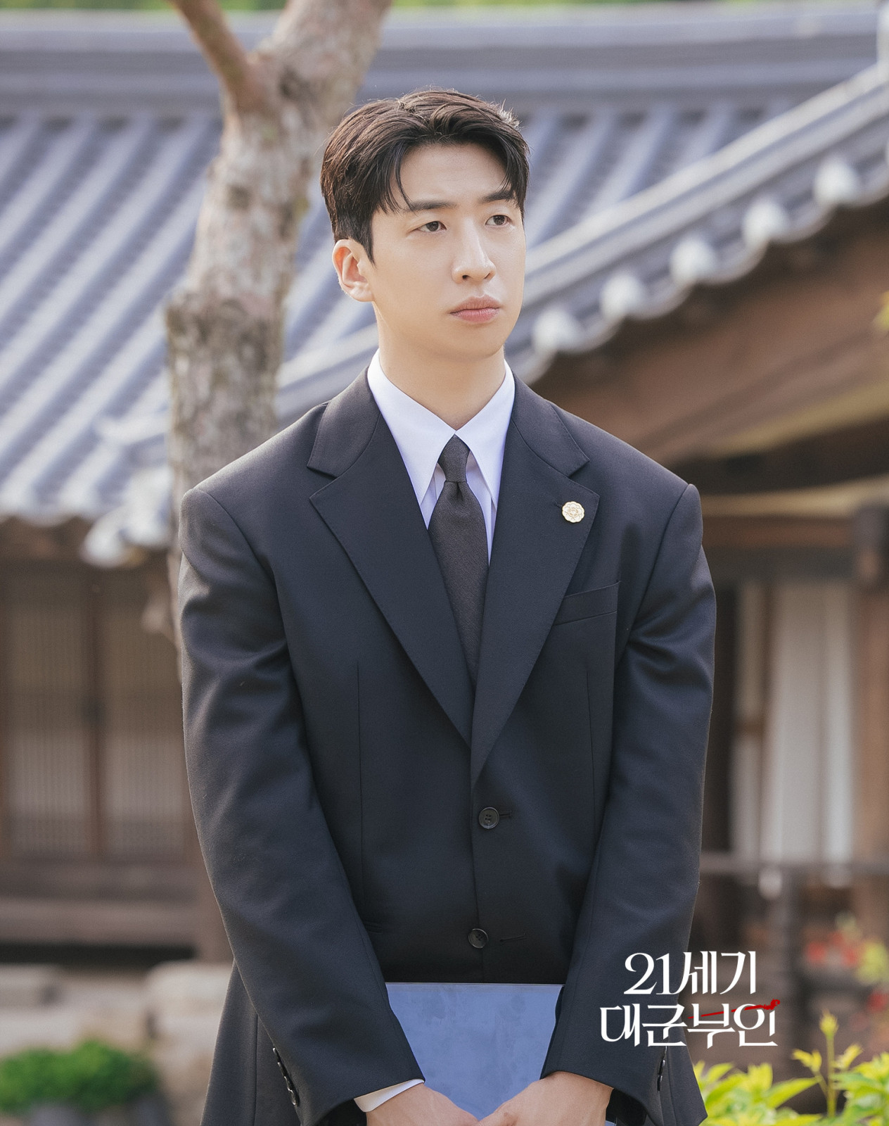 In truth, Choi Hyeon is more like a younger brother than royal aide to I-an (Photo: MBC)