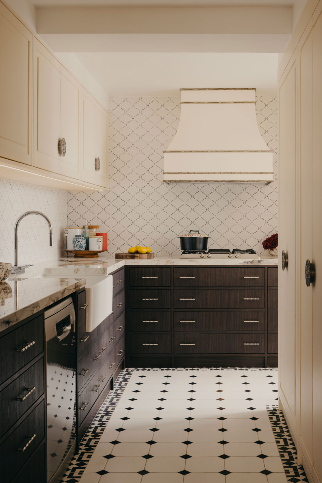 Across the apartment, traditional references were continuously balanced with more contemporary gestures to prevent the interiors from feeling overly thematic