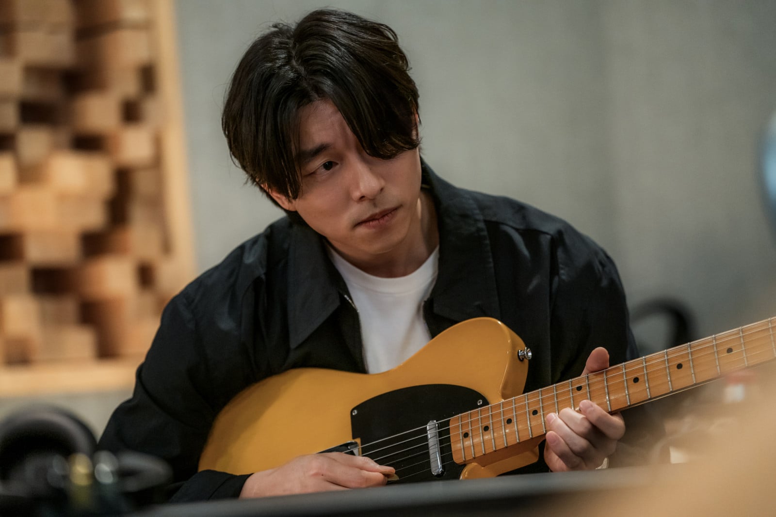Some viewers discovered him through ‘Coffee Prince’, others through ‘Goblin’ or Netflix. Either way, there’s a Gong Yoo drama for every kind of K-drama fan. In photo: Gong Yoo as Han Jeong-won in ‘The Trunk’ (Photo: Kim Seung-wan/Netflix © 2024)