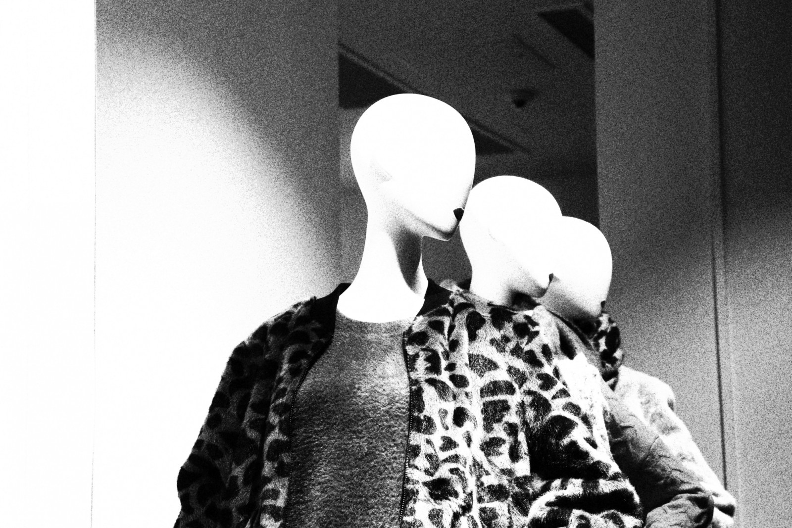In this new era, true luxury is found in the intentional curation of identity amidst a sea of digital noise (Photo: Pexels)