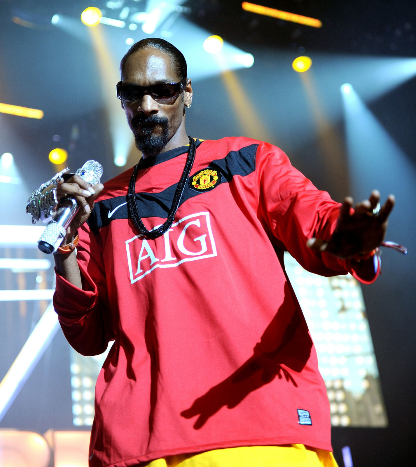 MANCHESTER, ENGLAND - JULY 08: Snoop Dogg performs at Manchester Apollo for Orange RockCorps on July 8, 2010 in Manchester, England. (Photo by Shirlaine Forrest/WireImage)