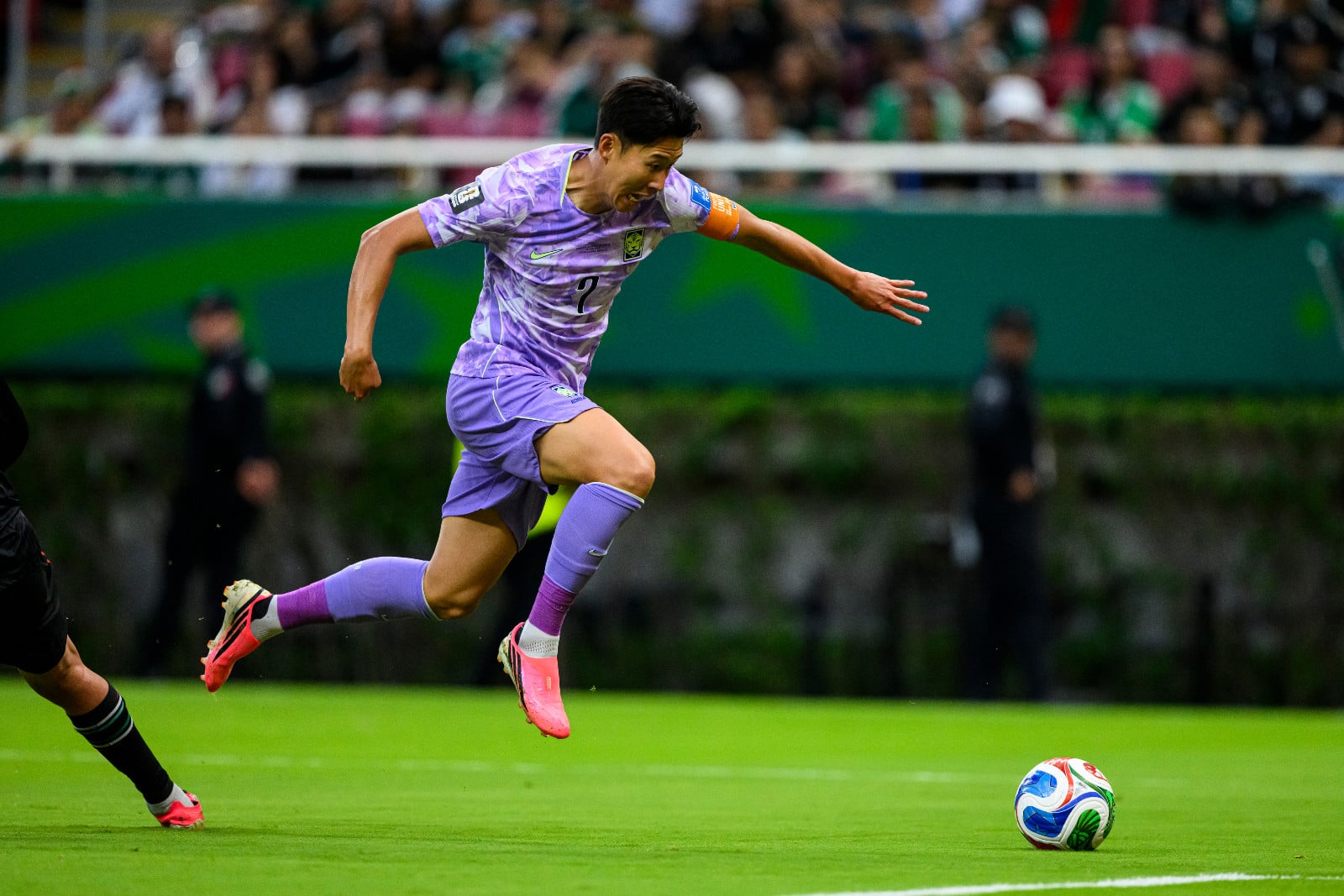 From leading the attack in North London to taking over Los Angeles, Son Heung-min has designed the ultimate modern blueprint for athletic success, luxury investments, and massive crossover appeal (Photo: Martín Fonseca/Eurasia Sport Images/Getty Images)