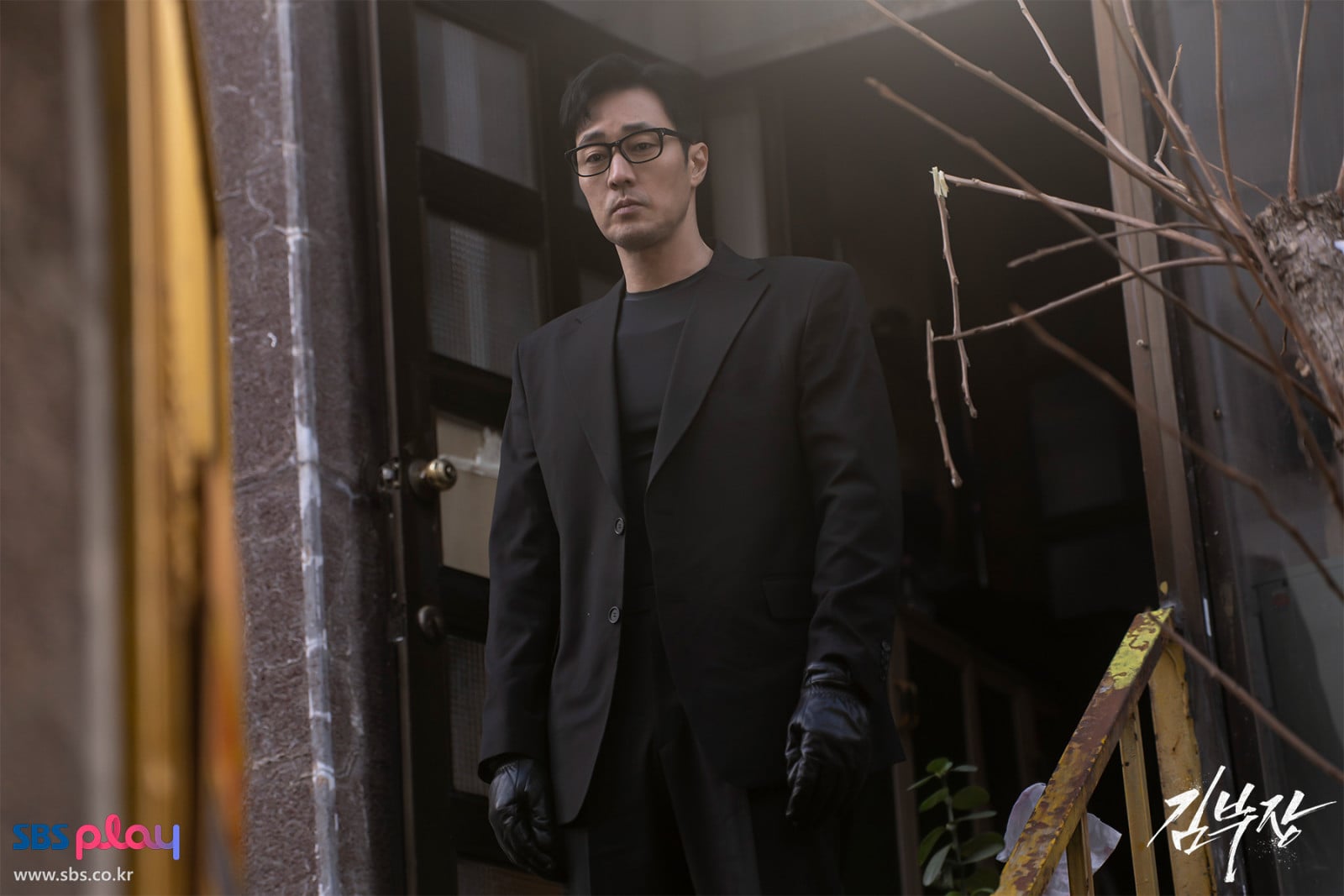 So Ji-sub stars in ‘Agent Kim Reactivated’—the K-drama that currently holds the record for the highest viewership rating of 2026 (Photo: SBS)