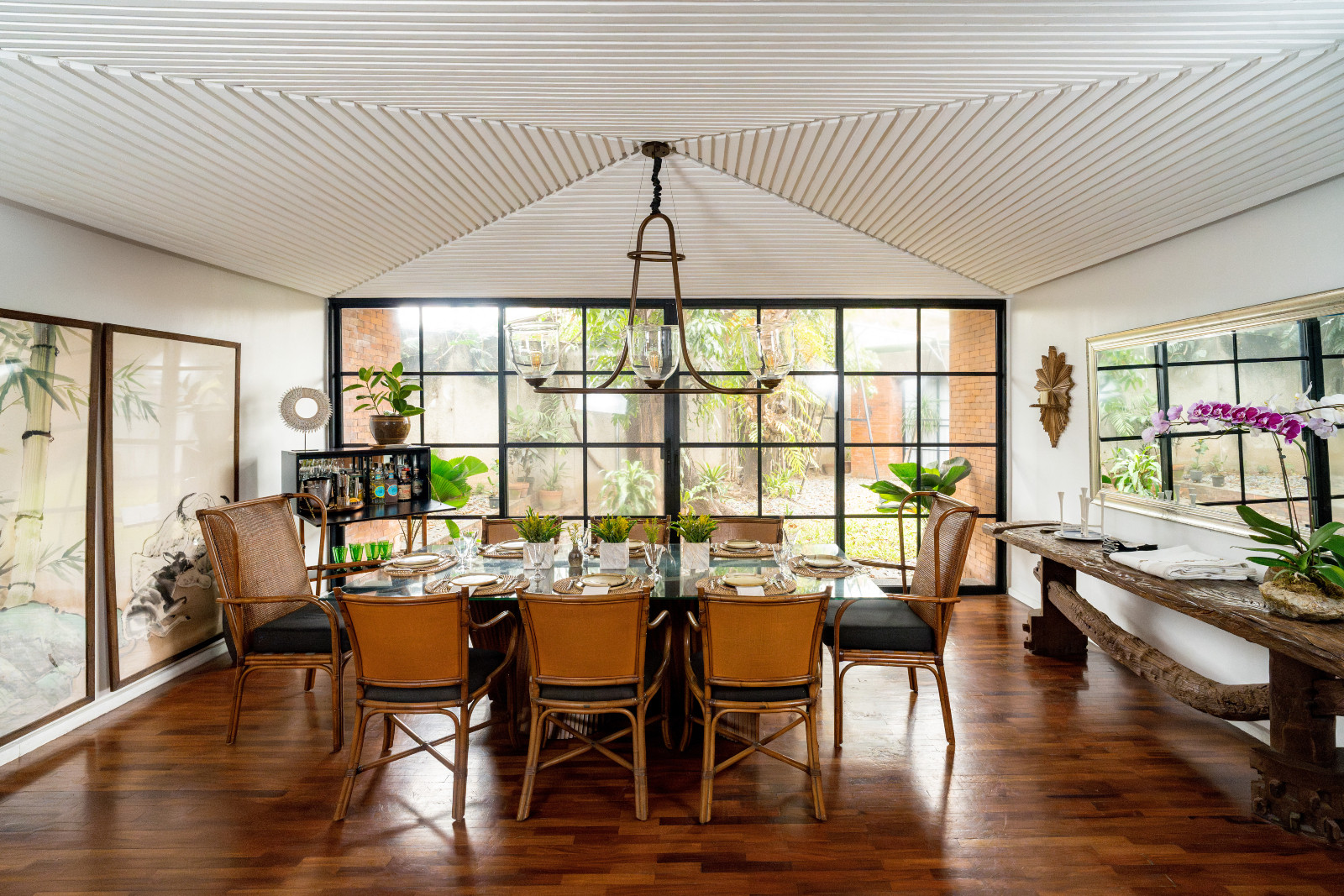 Loralee Soong's dining area