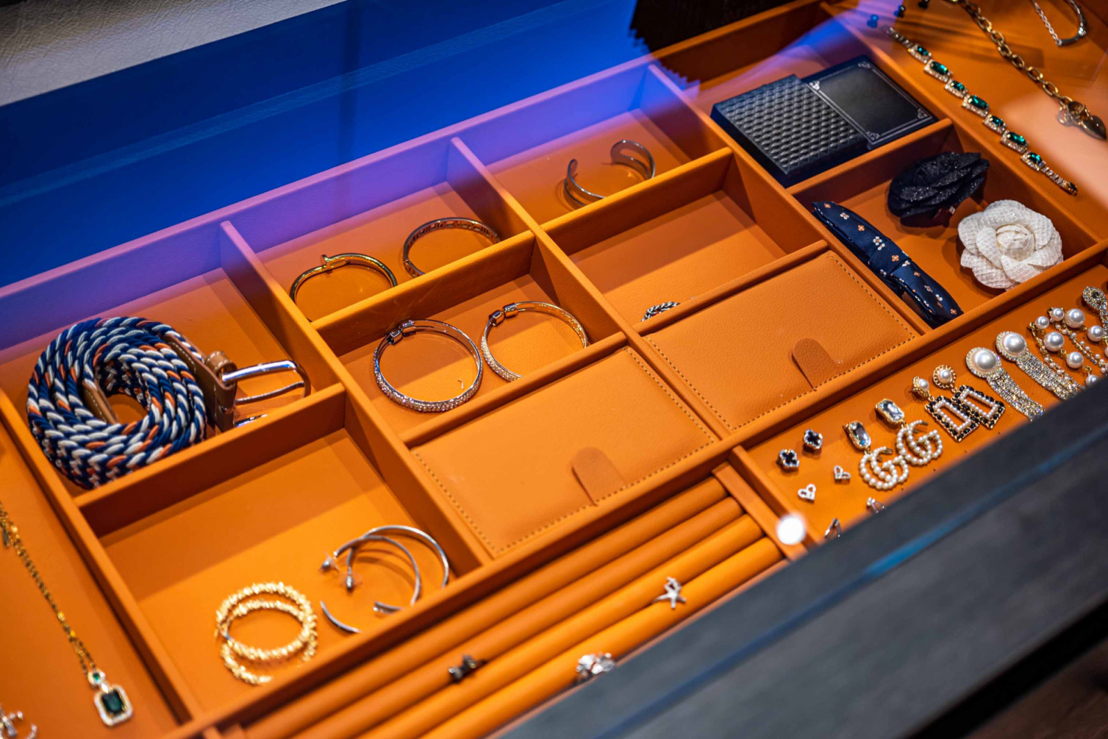 Leatherclad jewellery organiser by KKPL