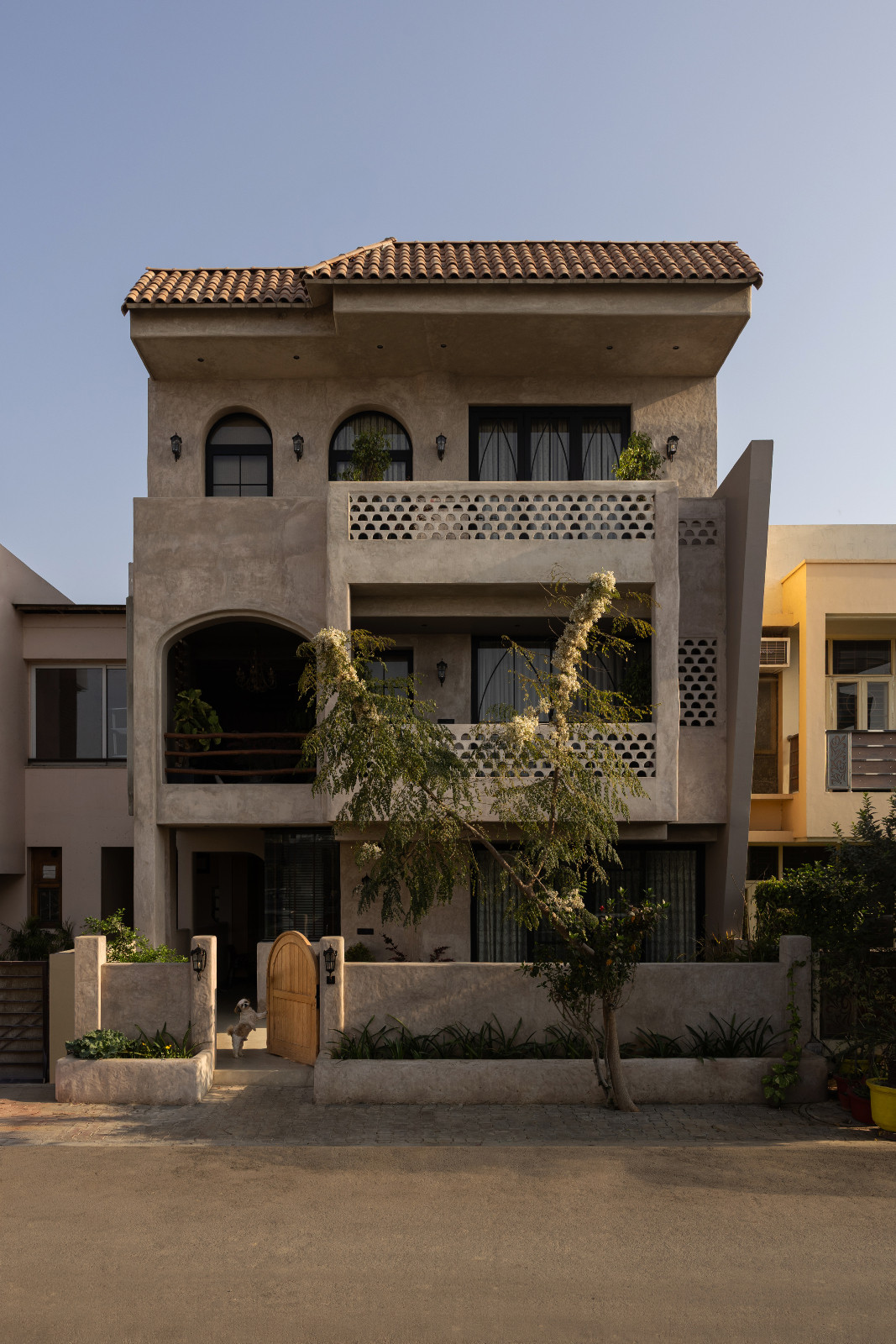 The exterior of a Meerut, India home designed by Rhythm and Light