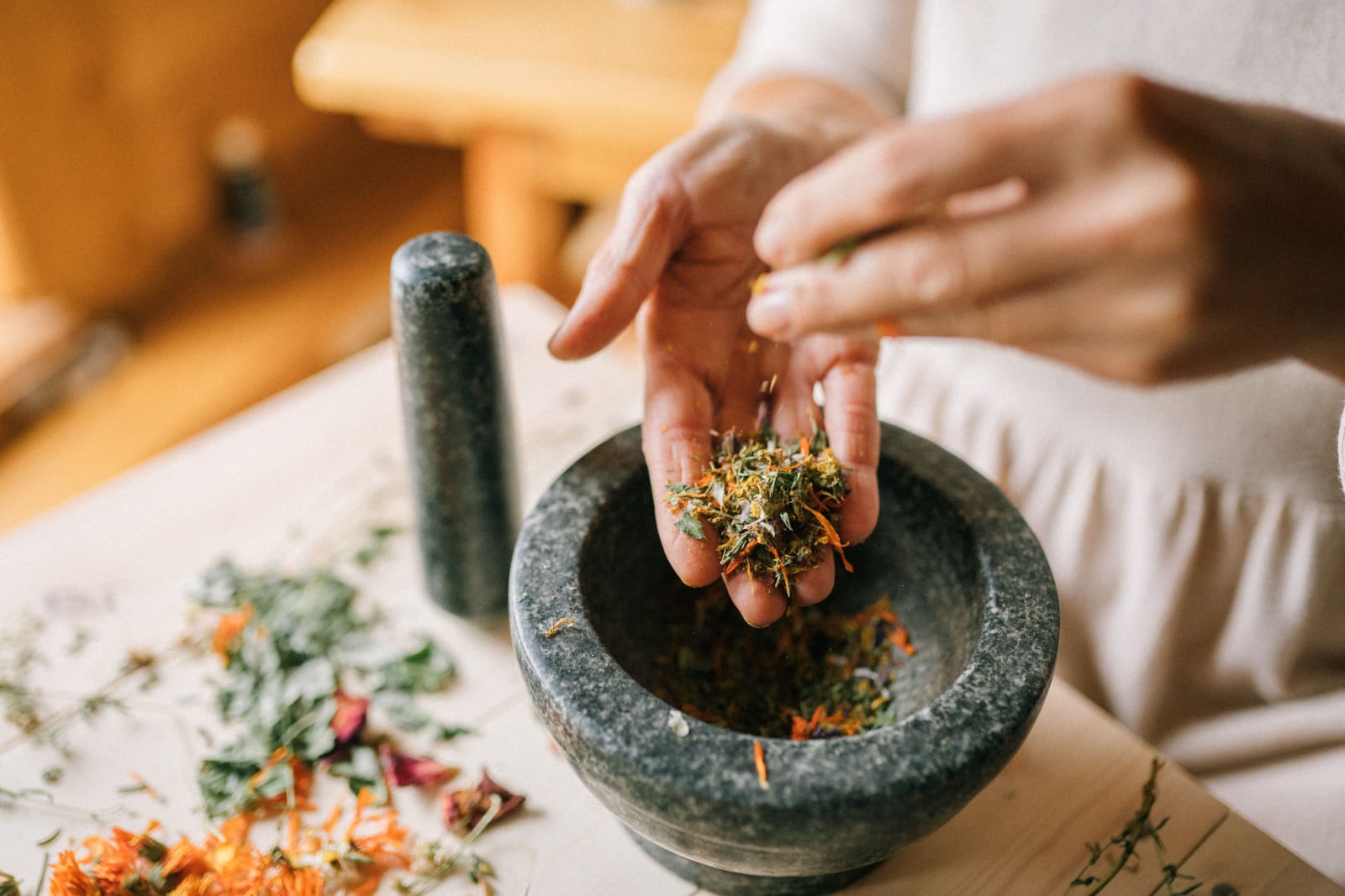 In Kerala, Ayurveda connects longevity with diet, sleep, digestion, movement and daily routine, while approved centres are classified according to their facilities and service standards. (Photo: Yan Krukau/Pexels)