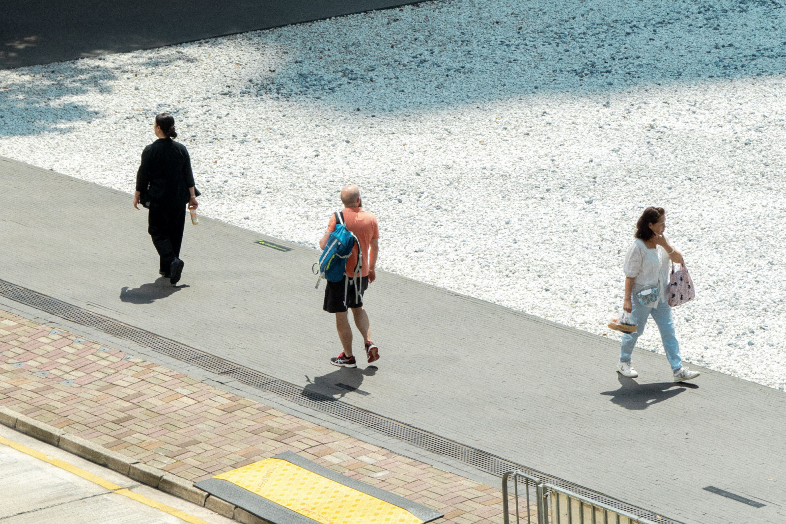 Hong Kong’s high life expectancy reflects major population-health gains, particularly low cardiovascular and smoking-related mortality. (Photo: Linxin Yang/Usnplash)