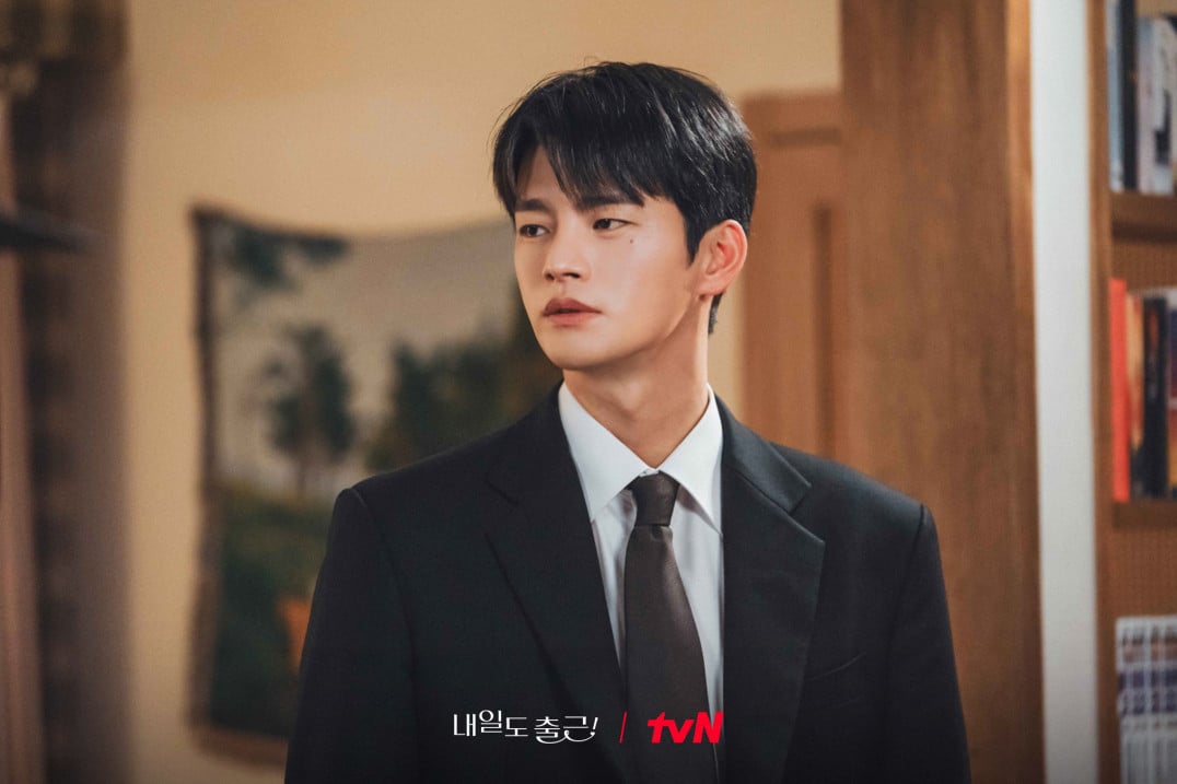 From stoic boss to swoon-worthy romantic lead, Seo In-guk shines as Kang Si-woo in the K-drama ‘See You at Work Tomorrow’ (Photo: tvN)