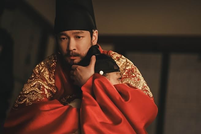 As the King of Joseon, Cho Seung-woo must confront the sinister forces haunting Netflix's The East Palace (Photo: IMDb)