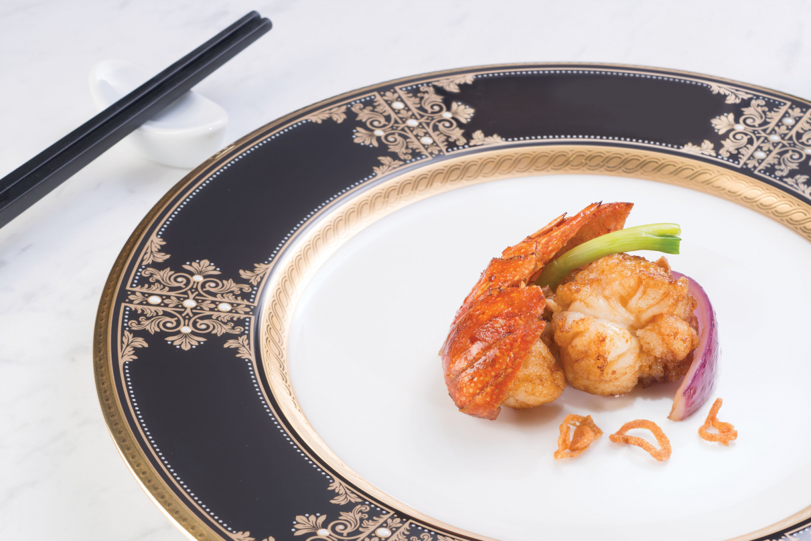 Tang-Court-Cantonese-Restaurant-Hong-Kong-Dining-Stir-Fried-Lobster-with-Spring-Onions-Red-Onions-and-Shallots