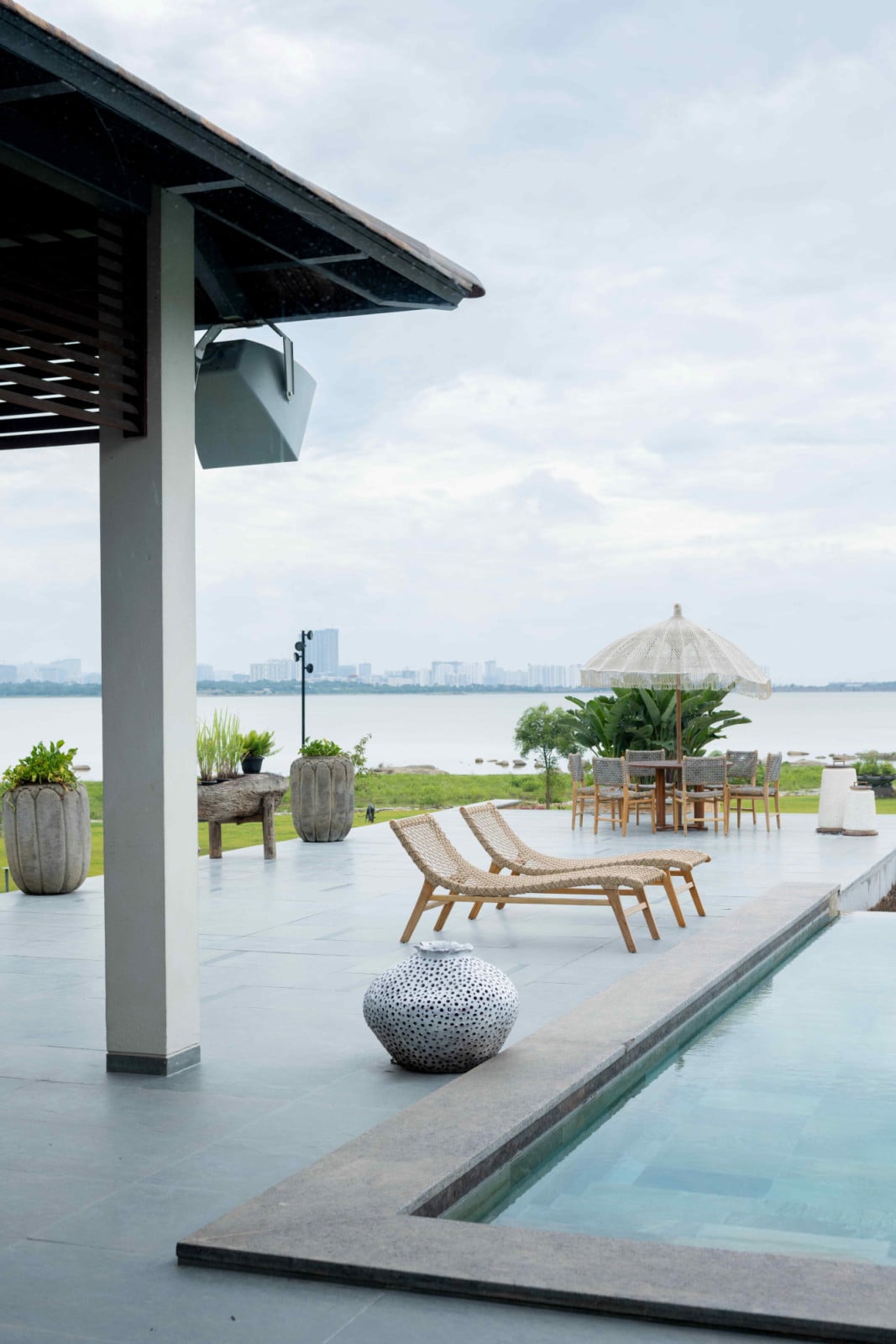 Uninterrupted views of the lake beyond the site
