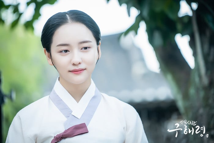 In the historical romance, Park Ji-hyun brings to life a fan-favourite character and hints at her leading-lady potential (Photo: MBC)