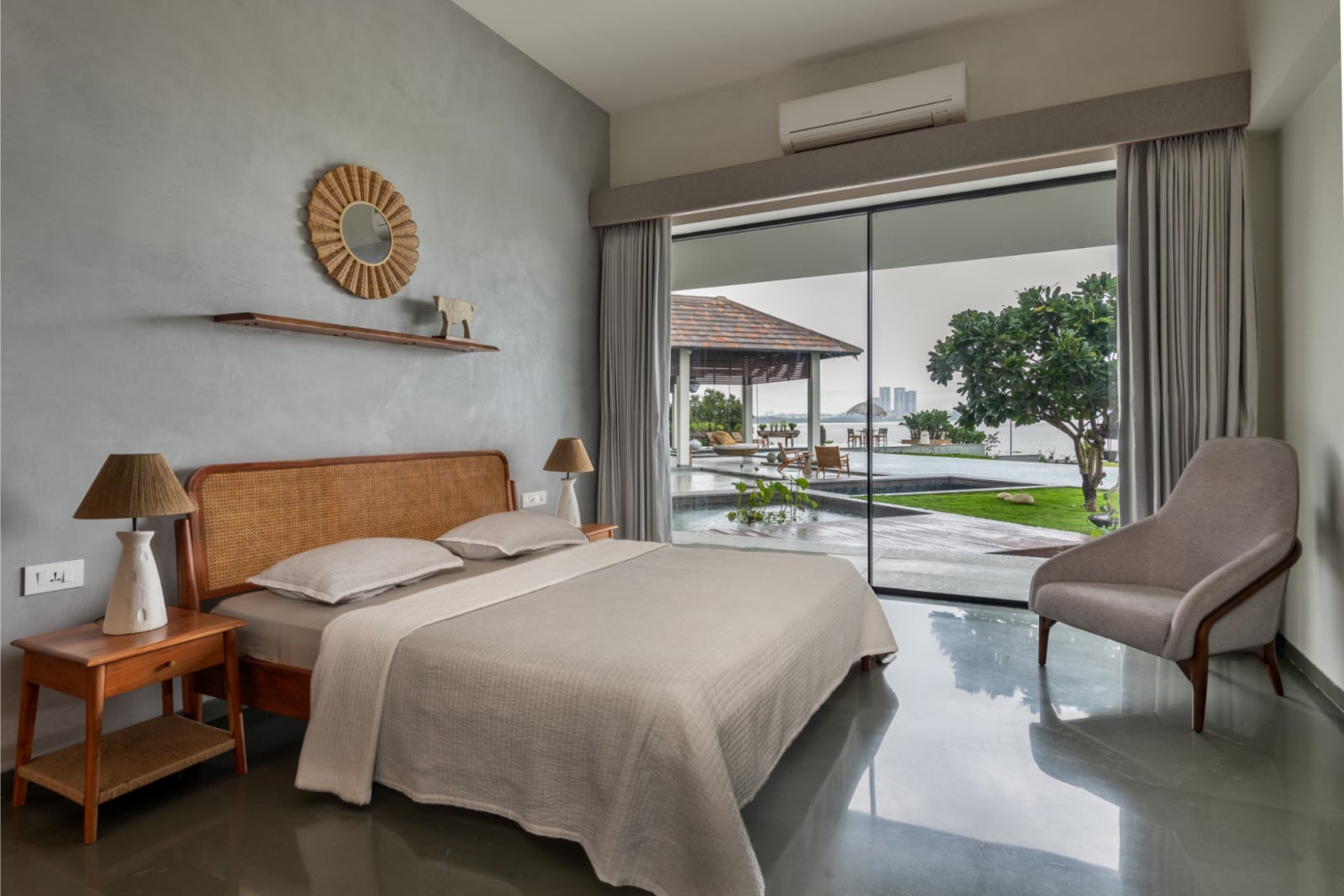 The earthy material and colour palettes allow the landscape to remain the protagonist