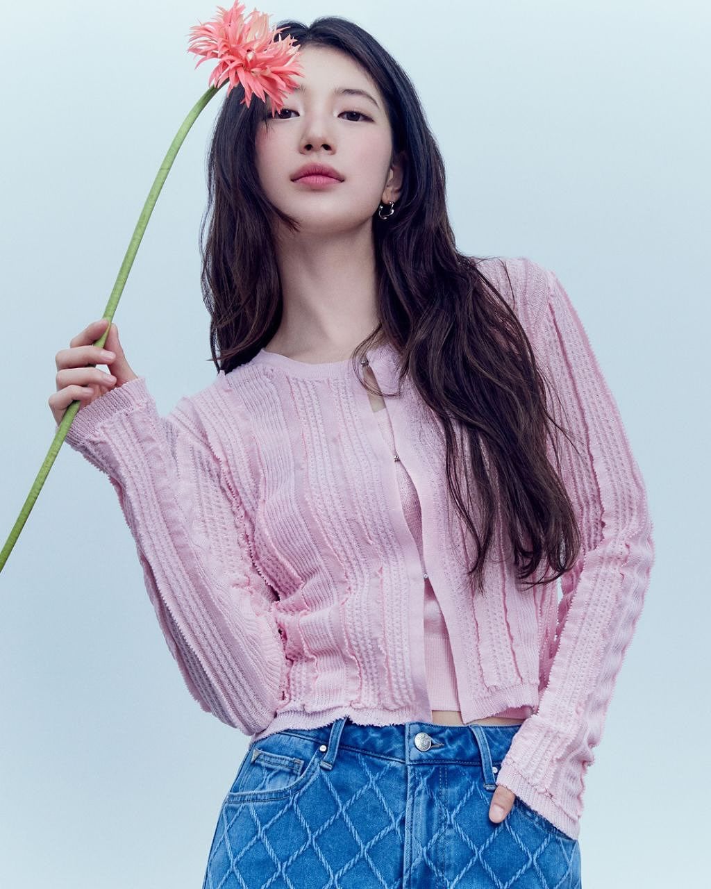 Whether they are leading a comforting slice-of-life story or a chaotic romantic comedy, these multi-talented K-drama actresses bring a genuine, unpretentious energy that keeps audiences completely hooked (Photo: skuukzky/Instagram)