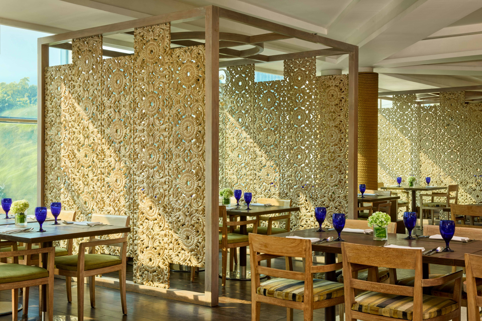Start the day with a nourishing breakfast at Café Gran Via