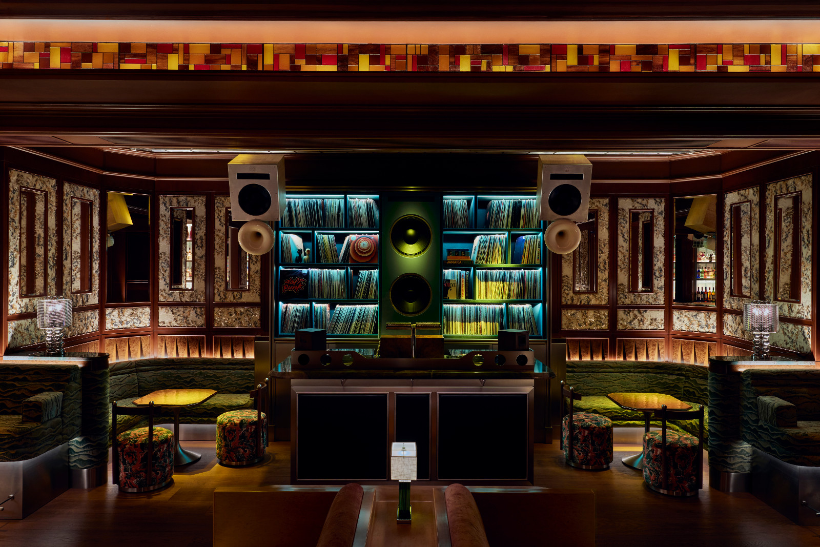 A look inside the new Dragon-i with Tiffany Stained Glass details