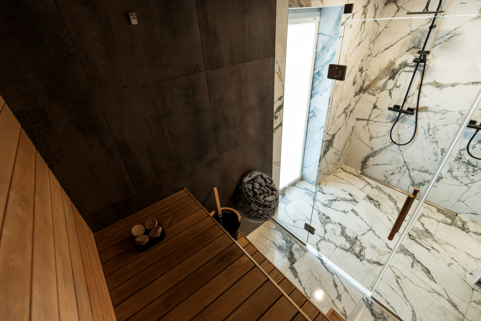Alternating between hot saunas and icy cold plunges remains a highly popular, traditional method for post-exercise therapy. (Photo: HUUM on Unsplash)