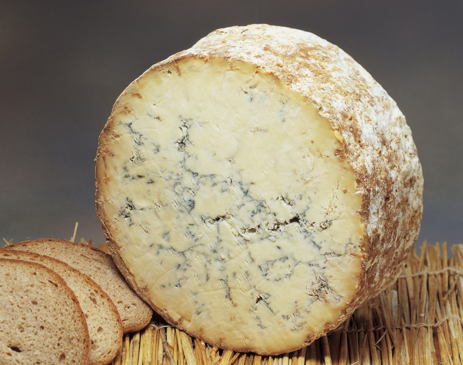 Known for its sharp, tangy profile and pungent aroma, traditional blue Stilton holds a Protected Designation of Origin (PDO) status and pairs beautifully with sweet port wine. (Photo: Getty Images)