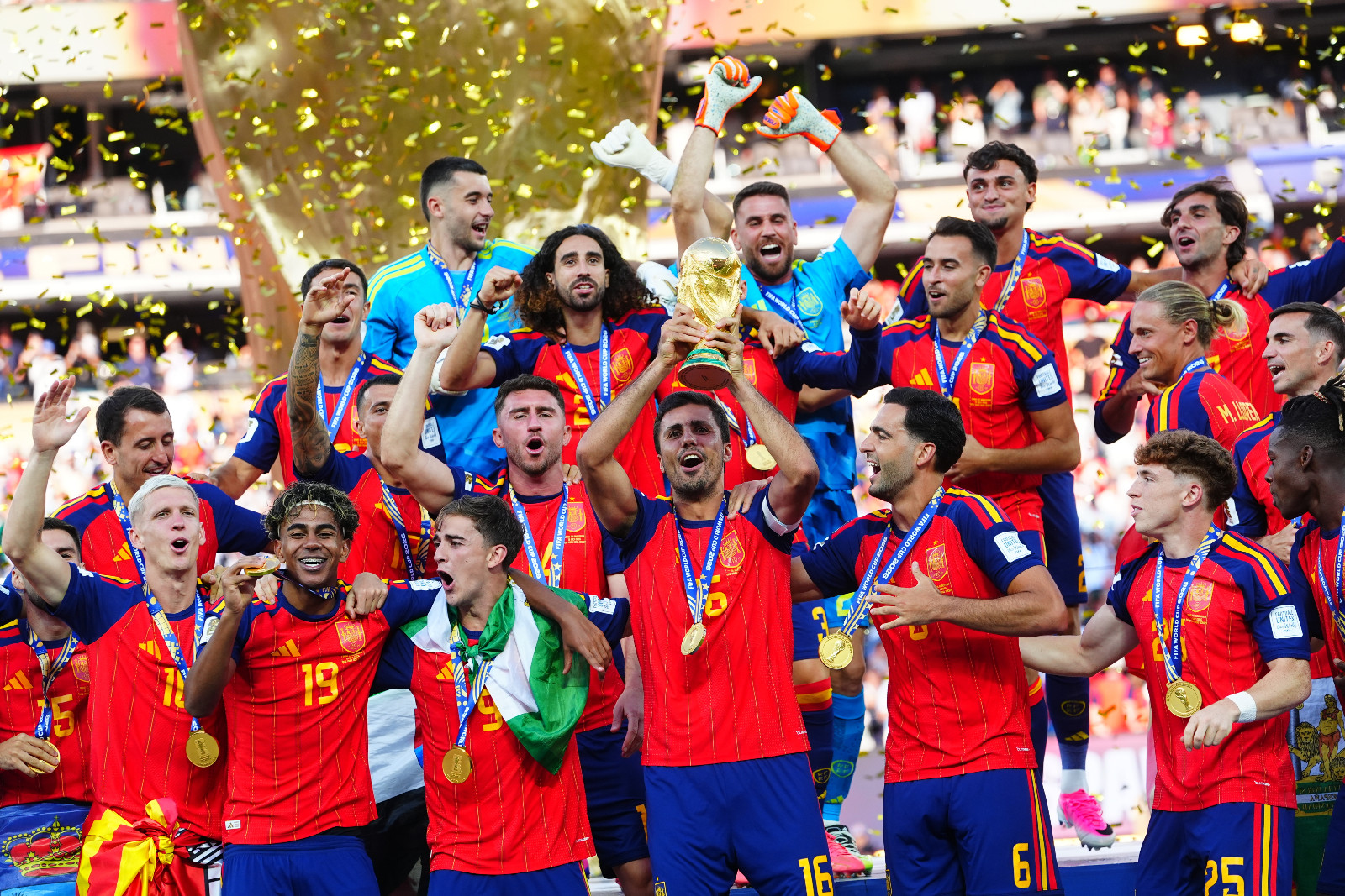 Spain’s midfielder Rodri lifts the trophy with his teammates after Spain won the 2026 World Cup football tournament final match between Spain and Argentina on July 19, 2026 (Photo: Evrim Aydin/Anadolu via Getty Images)