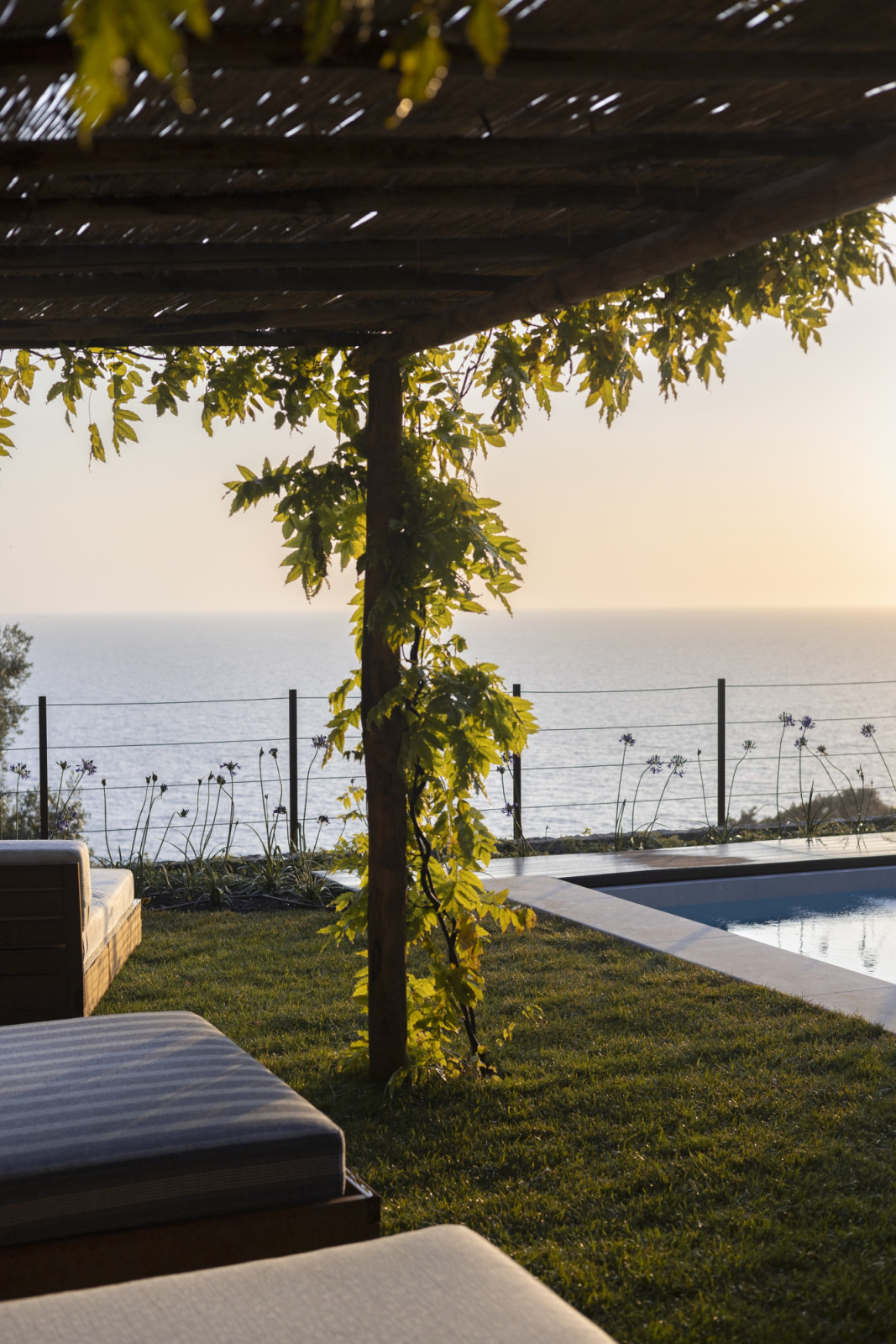 The shady pergola with views of Corsica and Sardinia