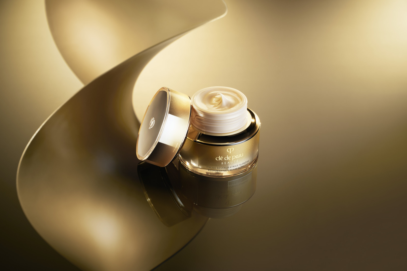 Clé de Peau Beauté introduces the Restorative Cream Supreme
