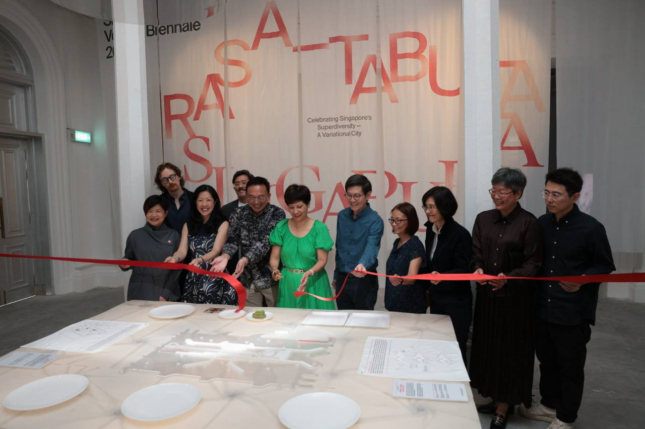 From left to right: Yap Lay Bee, Co-commissioner, URA; Associate Professor Sam Conrad Joyce, SUTD; Dawn Lim, Co-commissioner, Dsg; Dr Jason Lim, Curator; Professor Khoo Peng Beng, Lead Curator, SUTD; Minister Indranee Rajah; Lim Eng Hwee, CEO, URA; Adele Tan, Chief Planner, URA; Chang Hwee Nee, CEO, NHB; Chung May Khuen, Director, NMS; Assistant Professor Immanuel Koh, SUTD