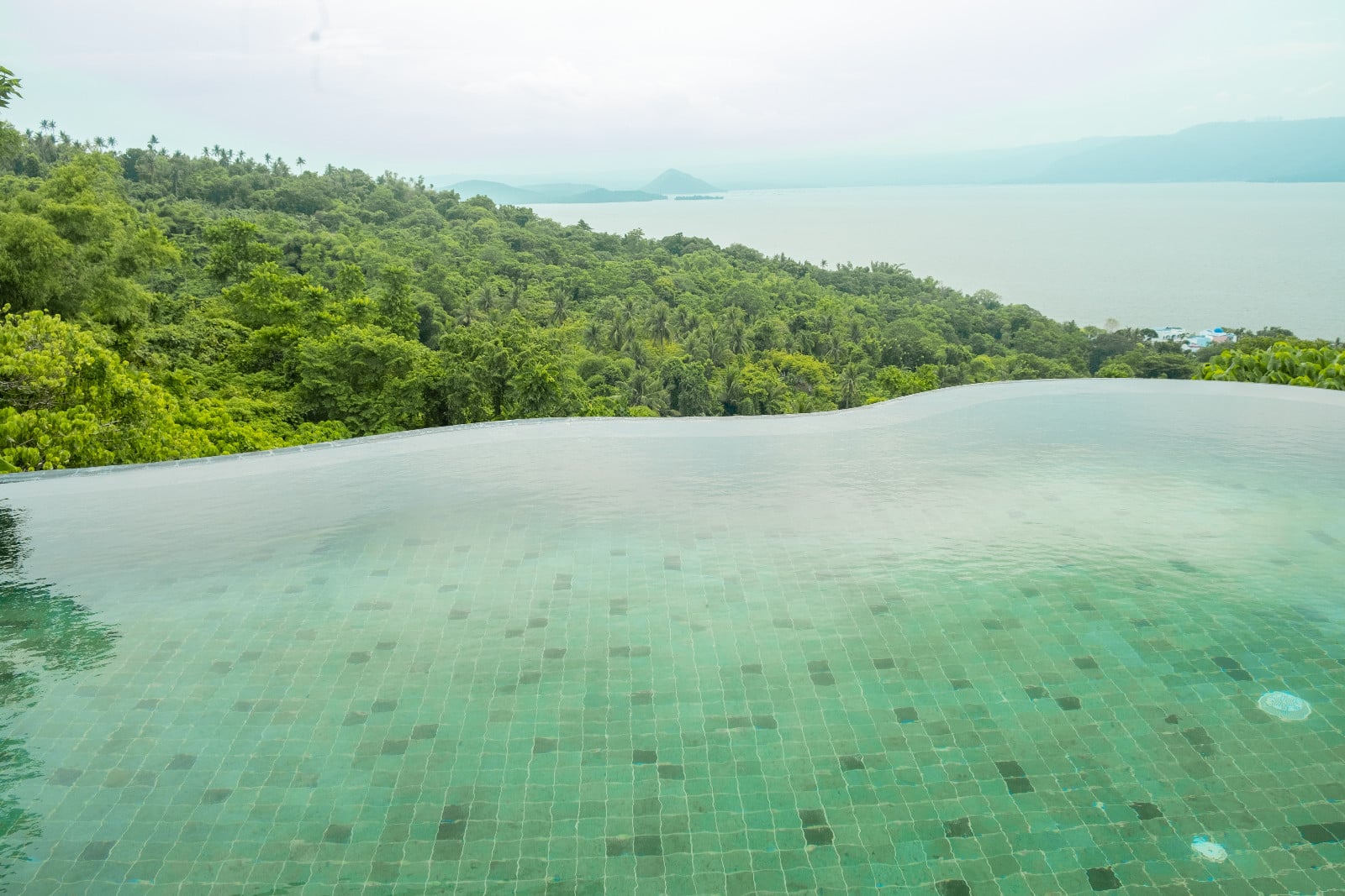 The outdoor pool of Tanua Private Retreat, Batangas, designed by Martin and Melissa Rosario (Photo: Zo Torres)