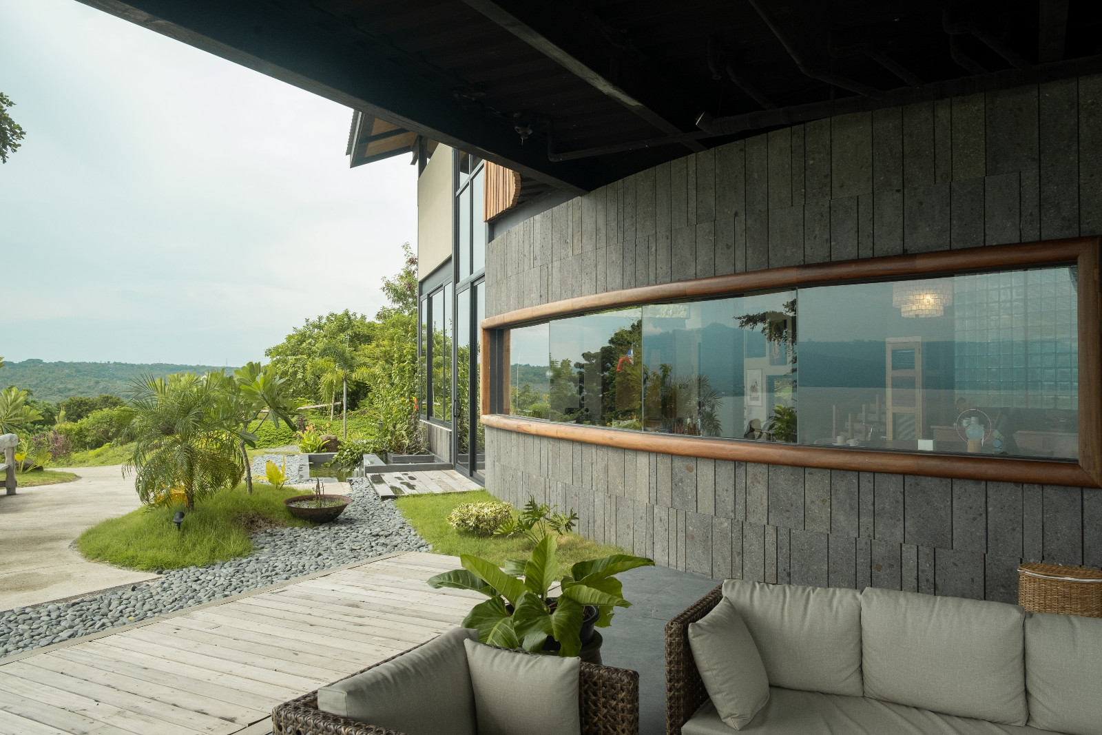 The exterior of Tanua Private Retreat, Batangas, designed by Martin and Melissa Rosario (Photo: Zo Torres)