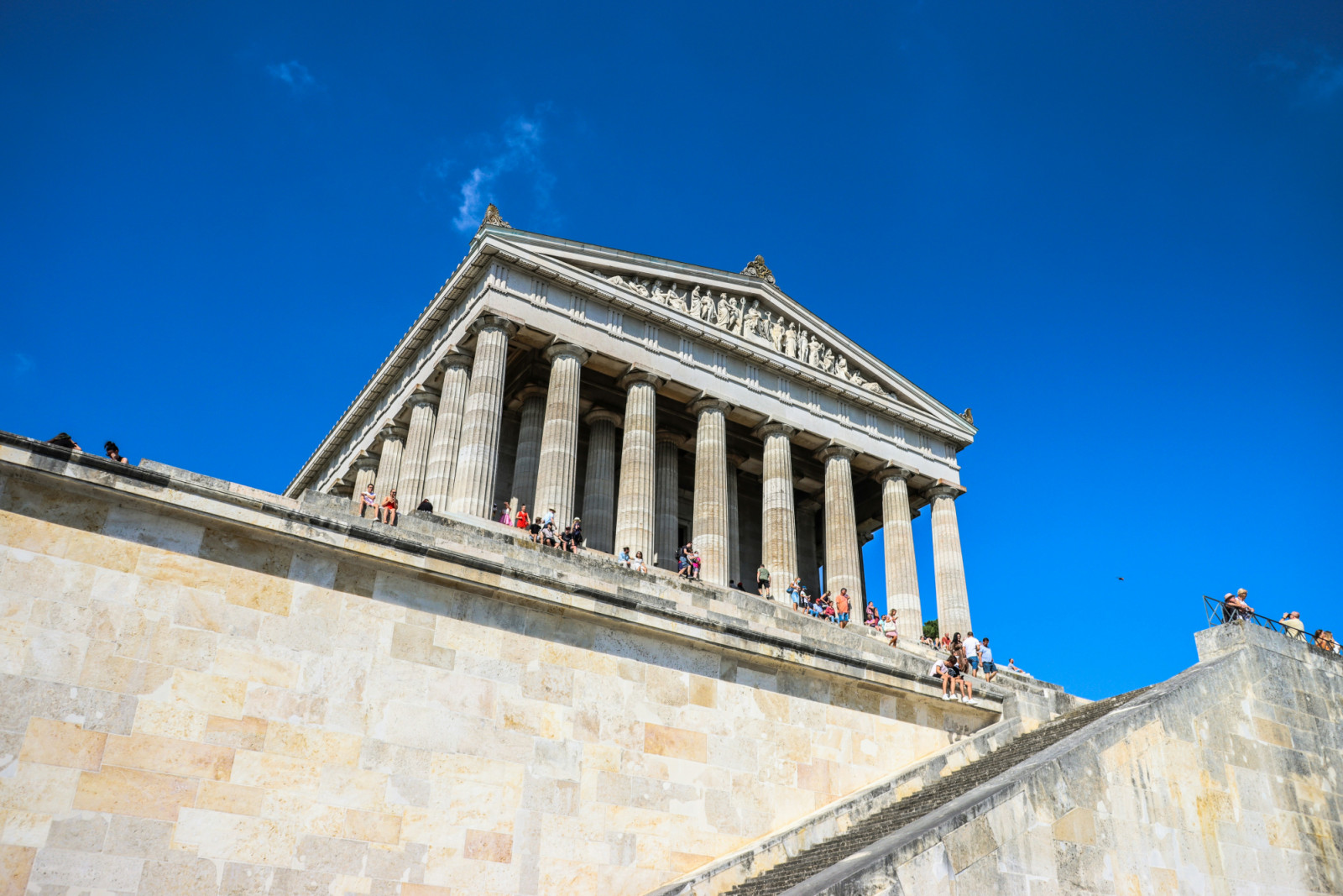 The Walhalla’s Doric temple form, modelled on the Parthenon and set atop a monumental staircase above the Danube (Photo: Alexandra Zelena)
