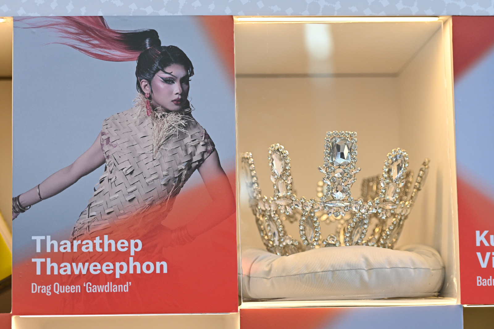 มงกุฎผู้ชนะเลิศการประกวด RuPaul’s Drag Race ของ “Gawdland” ธราเทพ ทวีผล (ภาพ: Tatler Thailand)