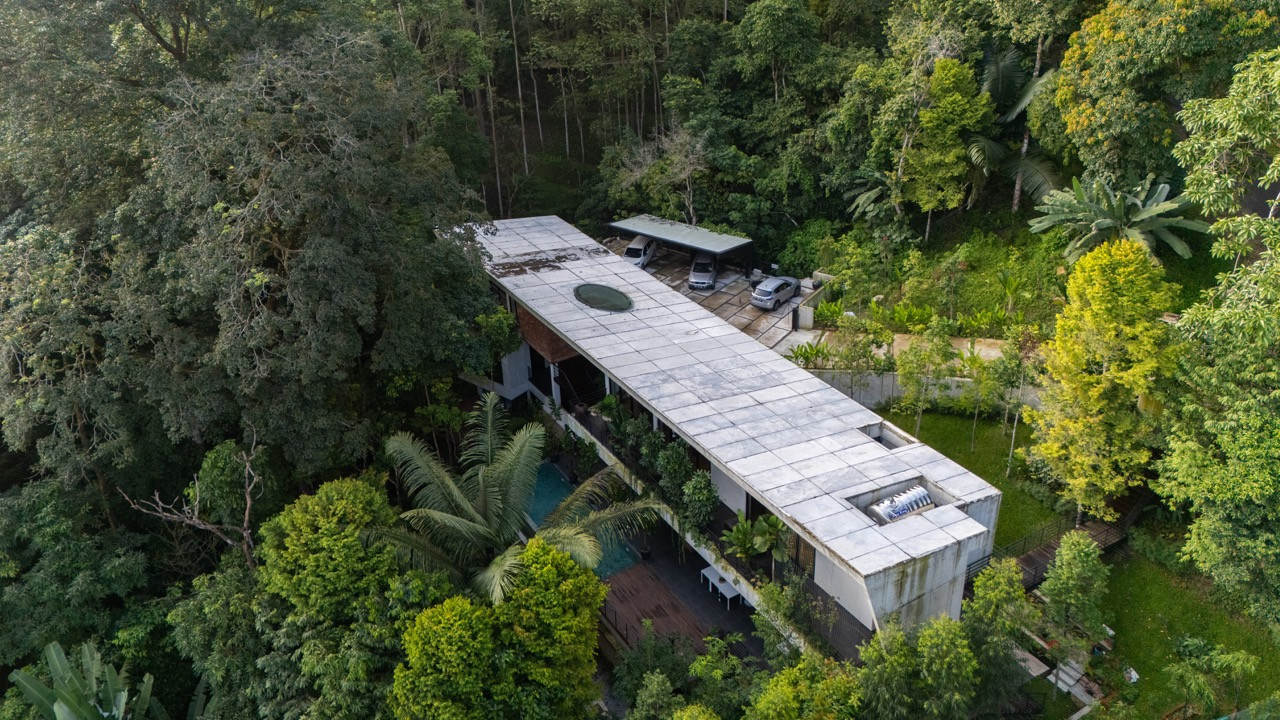 Rainforest Residence by Choo Gim Wah Architect (Photo: Pixelaw Photography)