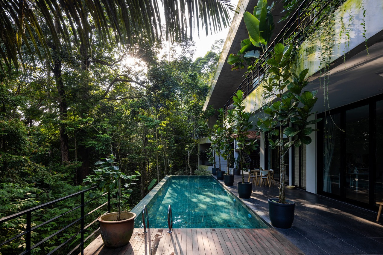 Rainforest Residence by Choo Gim Wah Architect (Photo: Pixelaw Photography)