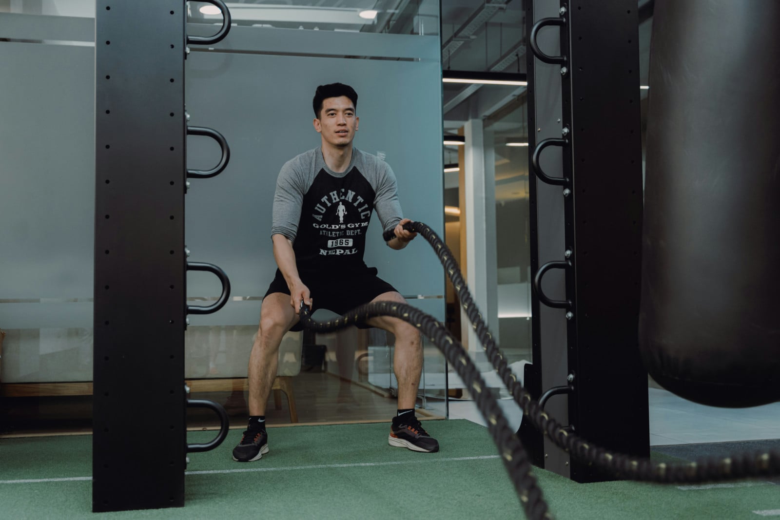 rope excercise at a gym. Could less exercise lead to better fitness? (Photo: Gold’s Gym Nepal/ Unsplash)