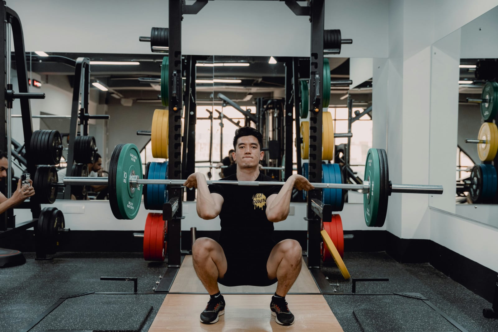 Photo of a weightlifter in a gym. (Photo: Gold’s Gym Nepal/Unsplash)