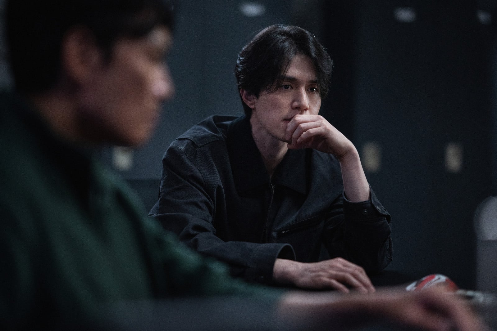 Lee Dong-wook reprises his role as Jeong Jin-man in ‘A Shop for Killers’ season two (Photo: Disney+)