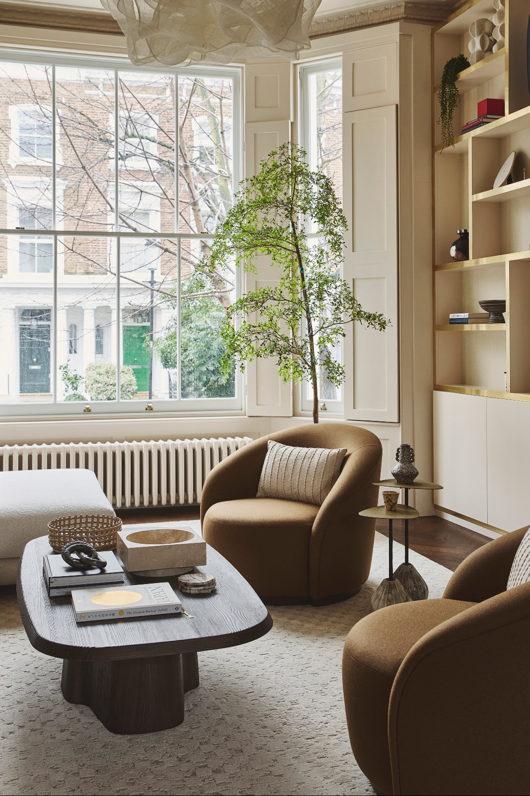 The living room of a Notting Hill home by Project London