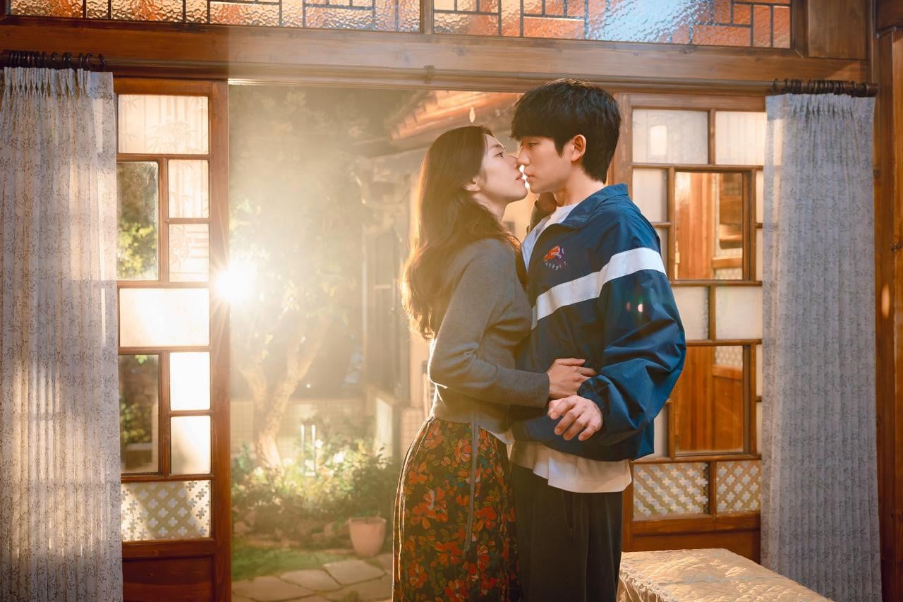 Jung Hae-in and Ha Young lead ‘Our Sticky Love’, one of several upcoming Netflix romance K-dramas set to steal viewers’ hearts (Photo: Netflix)