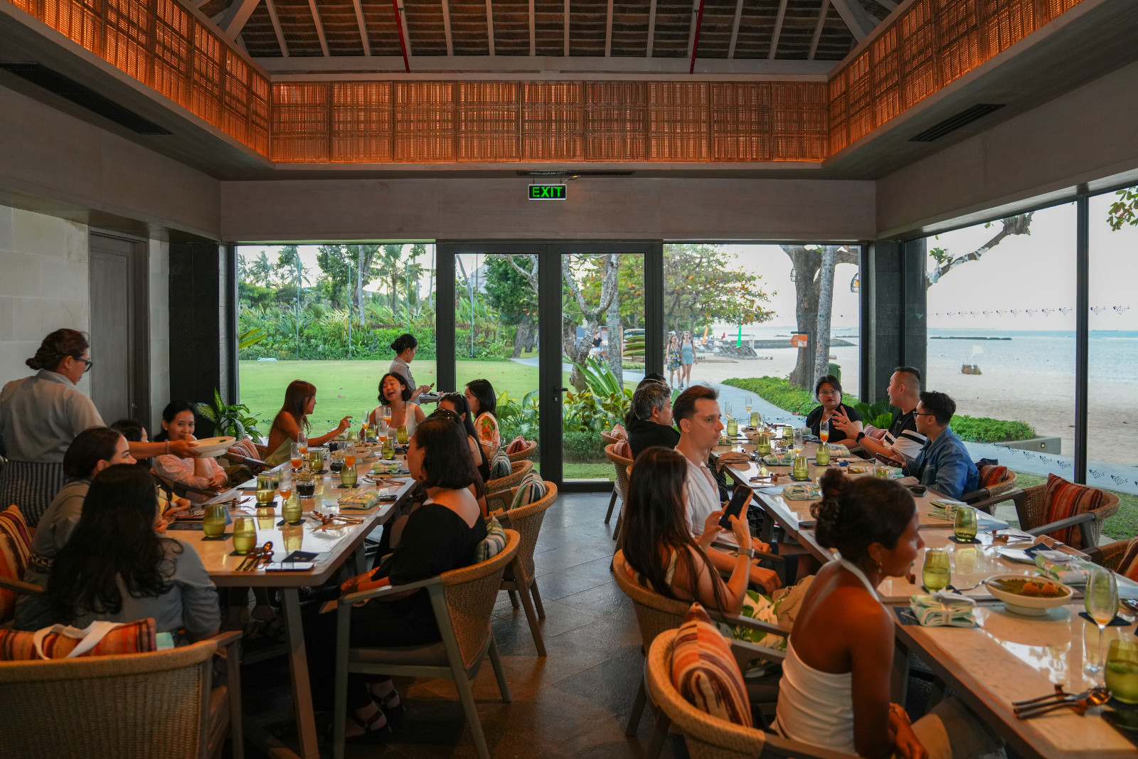 A seaside dinner at the private room of Ikan
