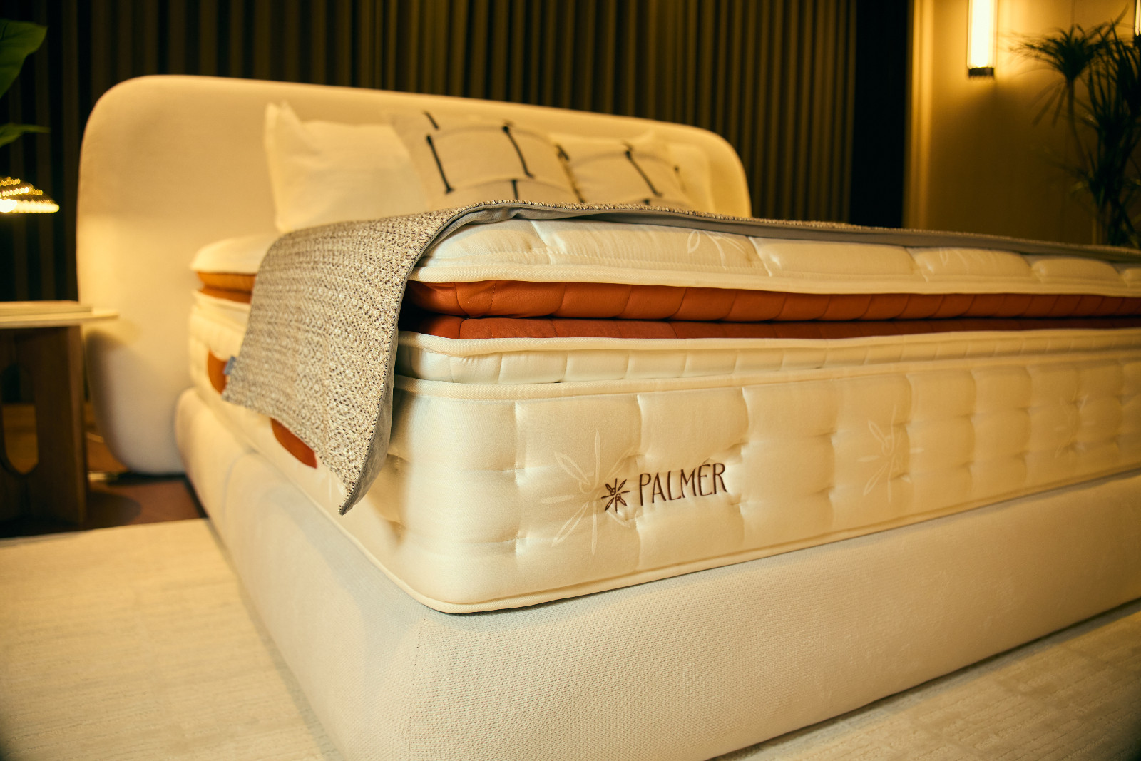 Palmér invited guests to explore its handcrafted, custom-sized mattress on display at the event