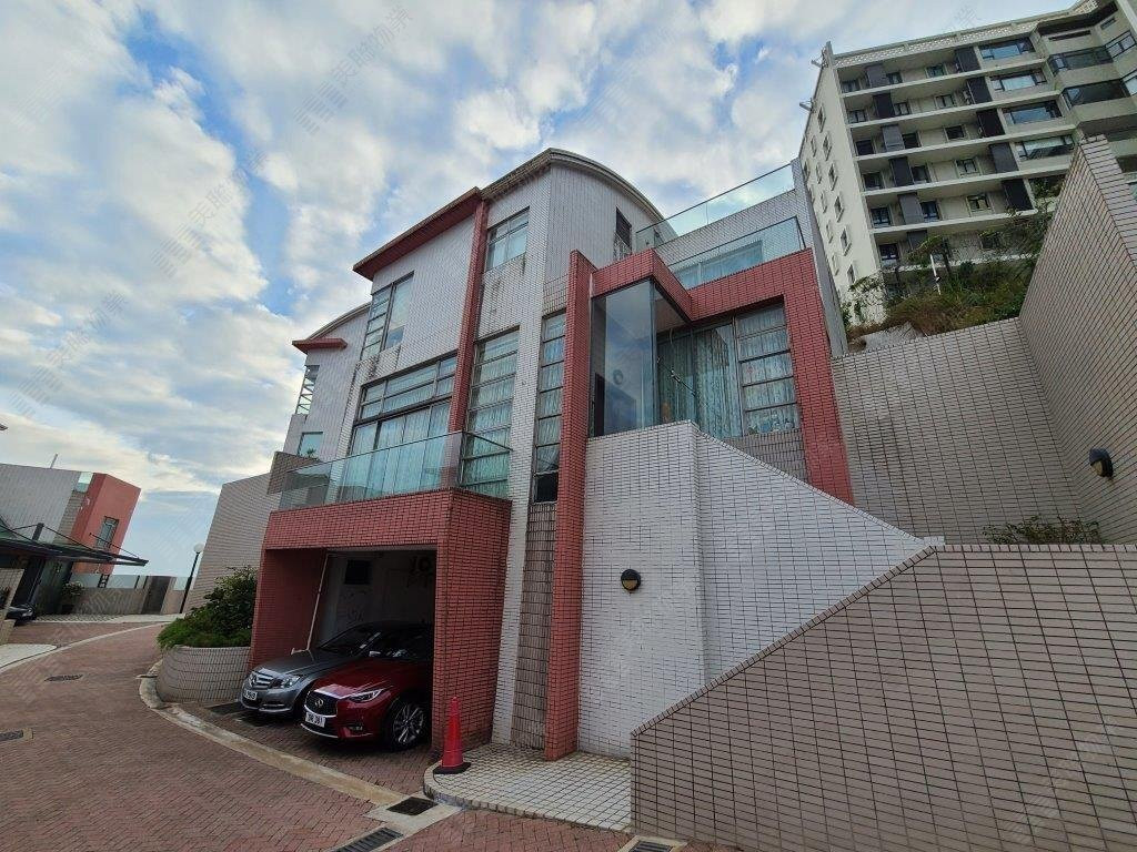 Sunshine villa, a home owned by Chow Yun-fat. (Photo: via Midland Realty)