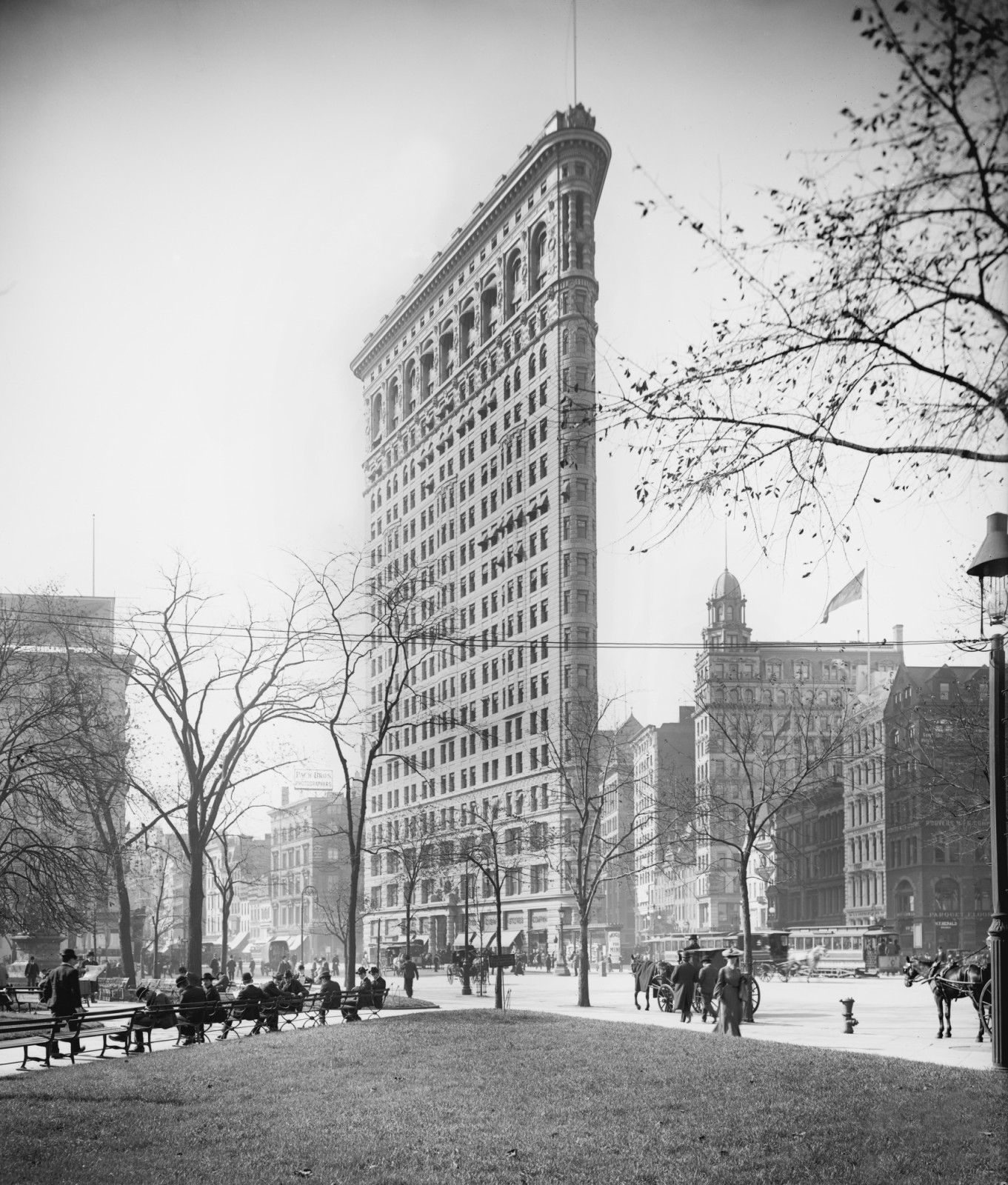 Flatiron Building, New York City, New York, USA, Detroit Publishing Company, 1903. (Photo by: Universal History Archive/Universal Images Group via Getty Images)