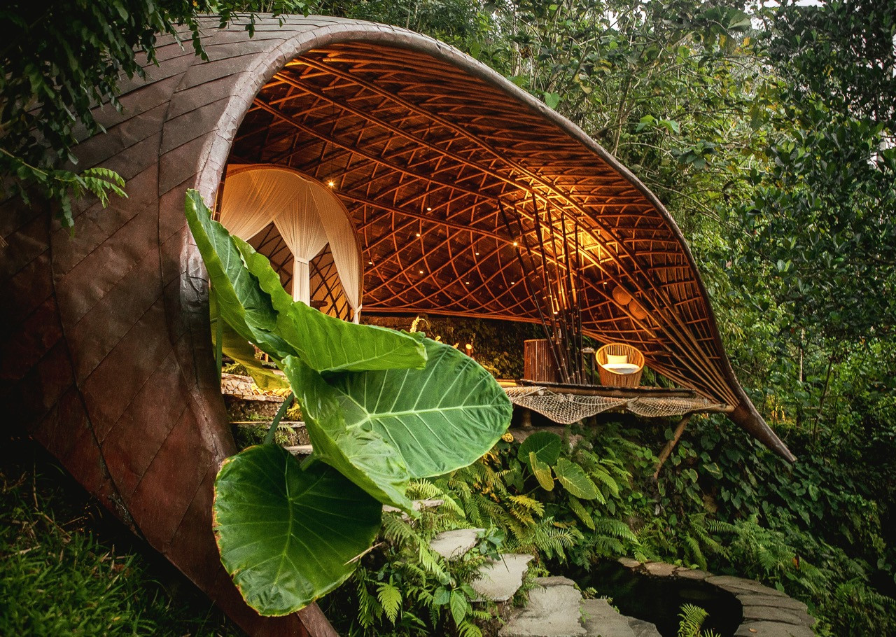 Inside Bambu Indah's Moon House, its ceiling woven from bamboo in a diamond lattice (Photo: Bambu Indah)