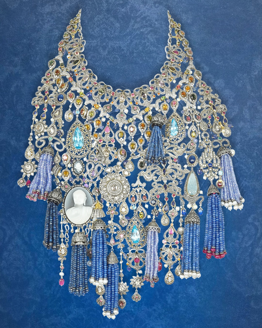 (Photo: courtesy of instagram / amrapalijewels)