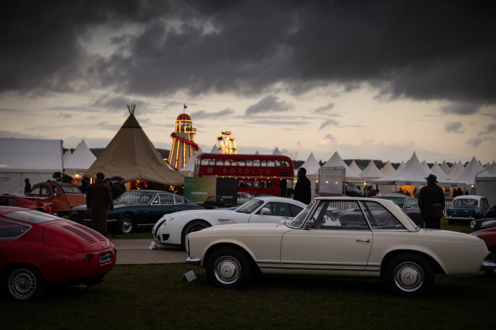 CHICHESTER, ENGLAND - SEPTEMBER 12: Vintage cars on display during Goodwood Revival 2025 at Goodwood Motor Circuit on September 12, 2025 in Chichester, England. (Photo by Tristan Fewings/Getty Images)