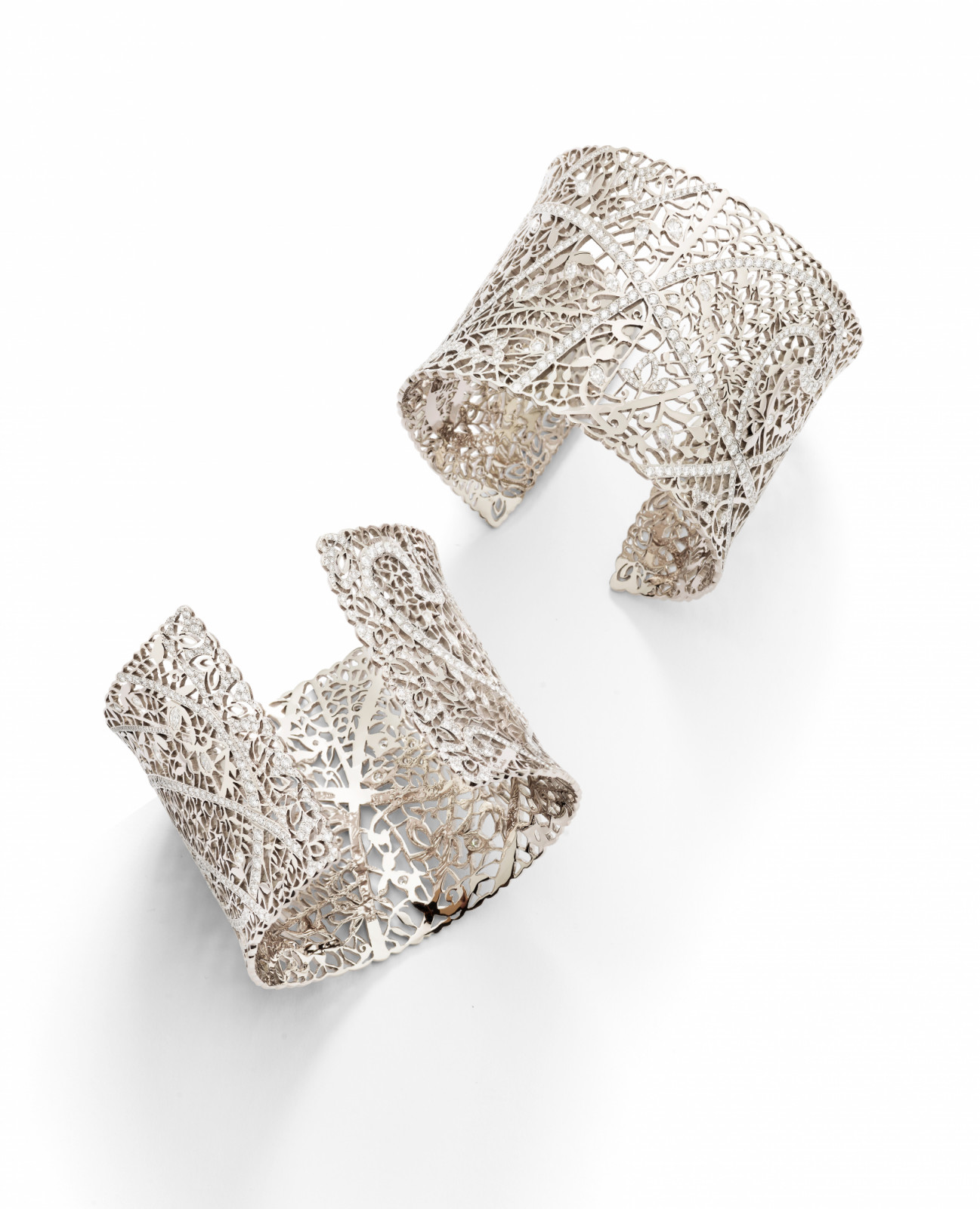Hypnotic Shadows Arabesque bracelets (Photo: courtesy of Pomellato)