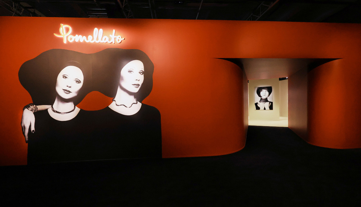 Pomellato Le Joaillier Révolutionnaire exhibition entrance (Photo: courtesy of Pomellato)
