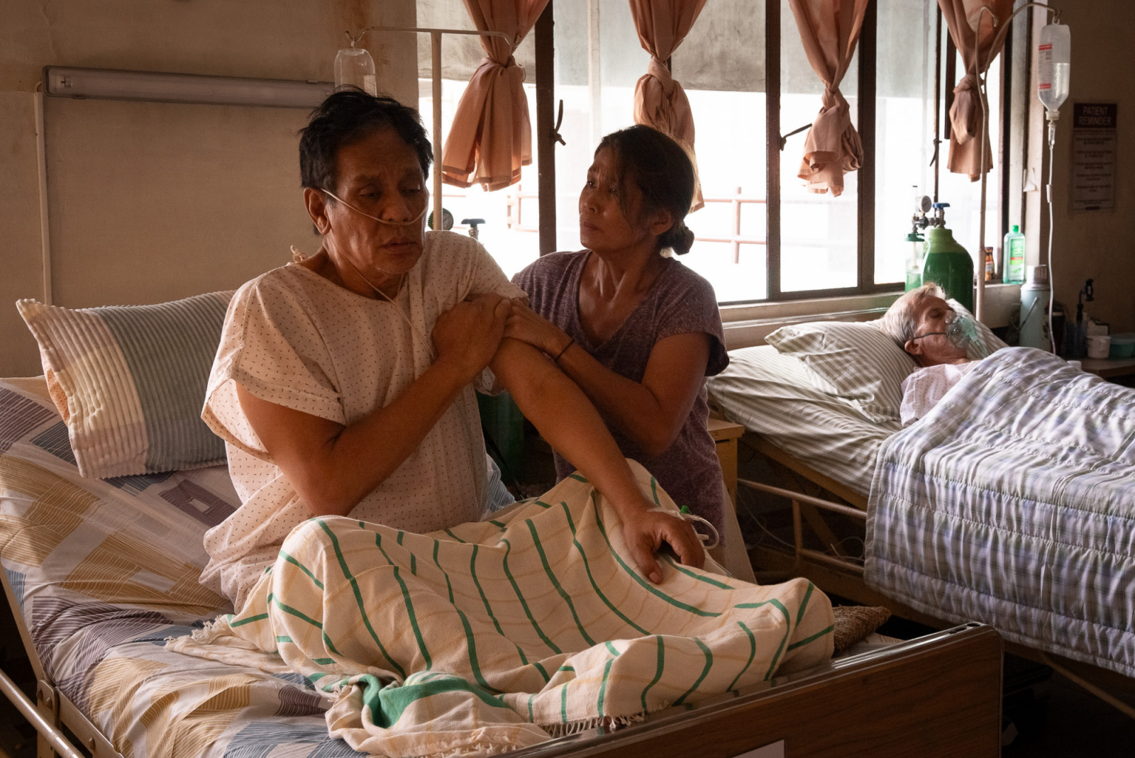 Marietta “Pokwang” Subong and Joey Marquez on the set of ‘2 Valid IDs’ (Photo: Neil Daza)