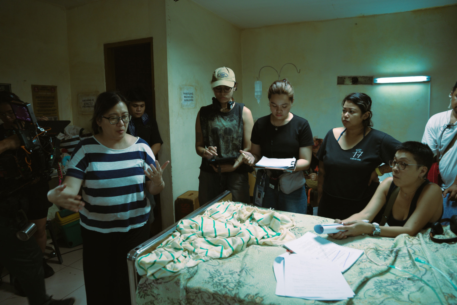 Behind the scenes of ‘2 Valid IDs’ (Photo: Neil Daza)